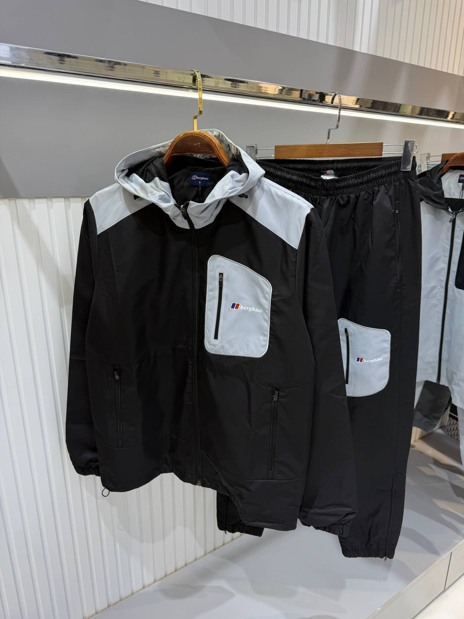 Mens tracksuits