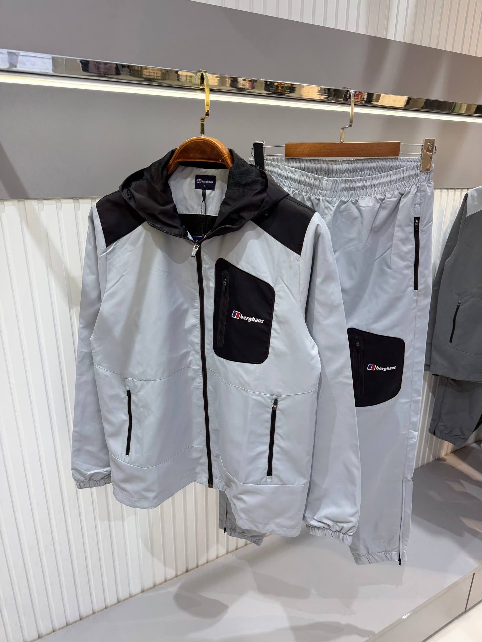 Mens tracksuits